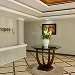 Isla Verde Modern Apartment With Pool