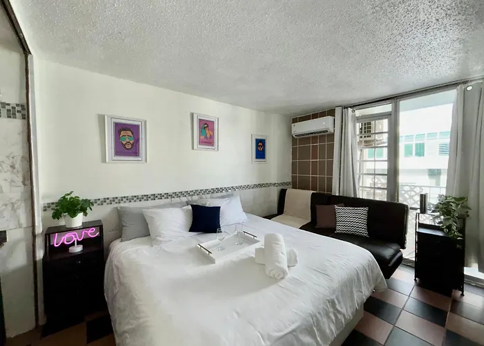 Isla Verde Modern Apartment With Pool